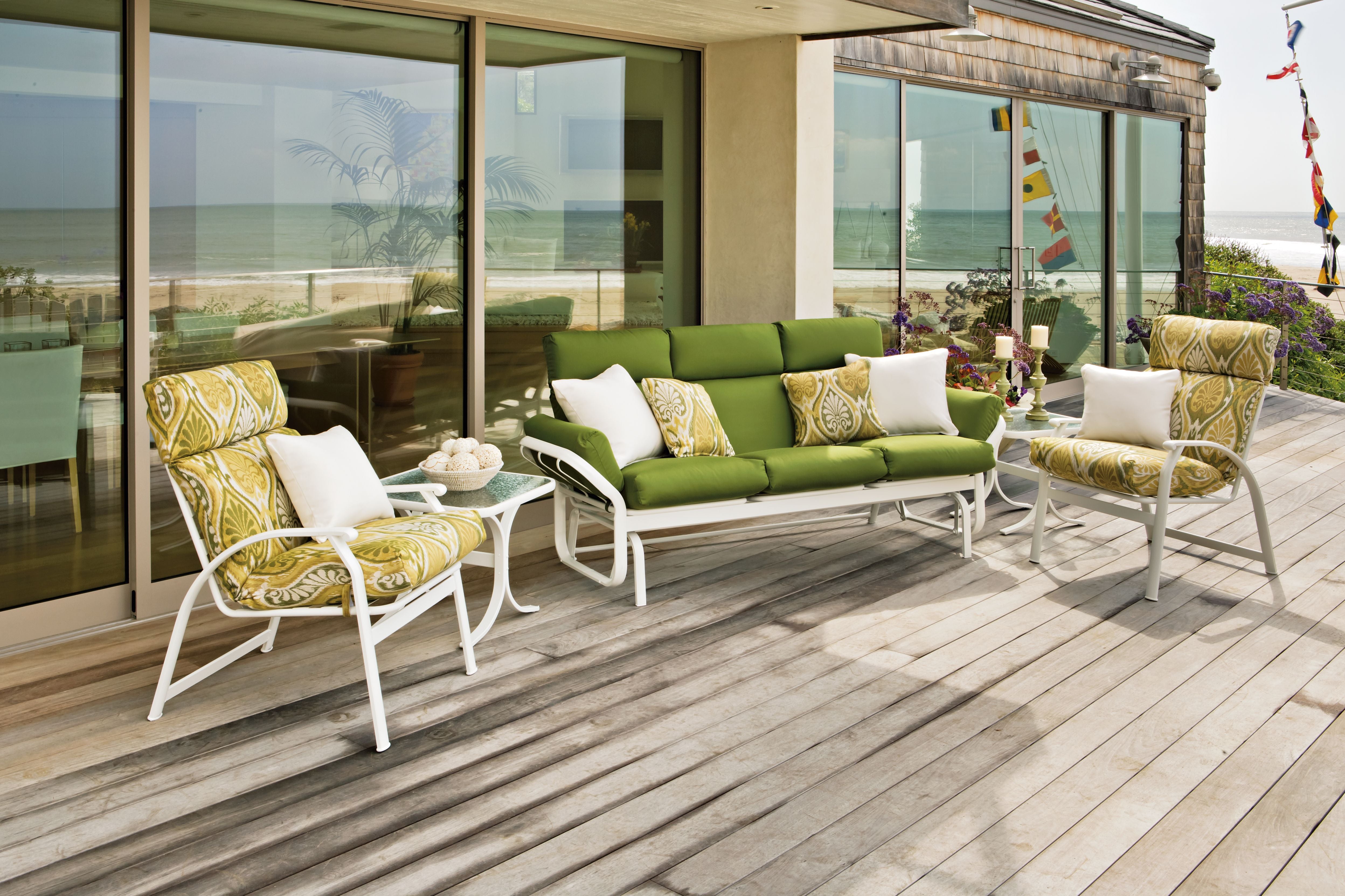 Decked Out Unveiling the Latest Trends and Tips for Stylish Deck Furn