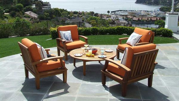 4 Reasons to Replace Your Patio Furniture Cushions