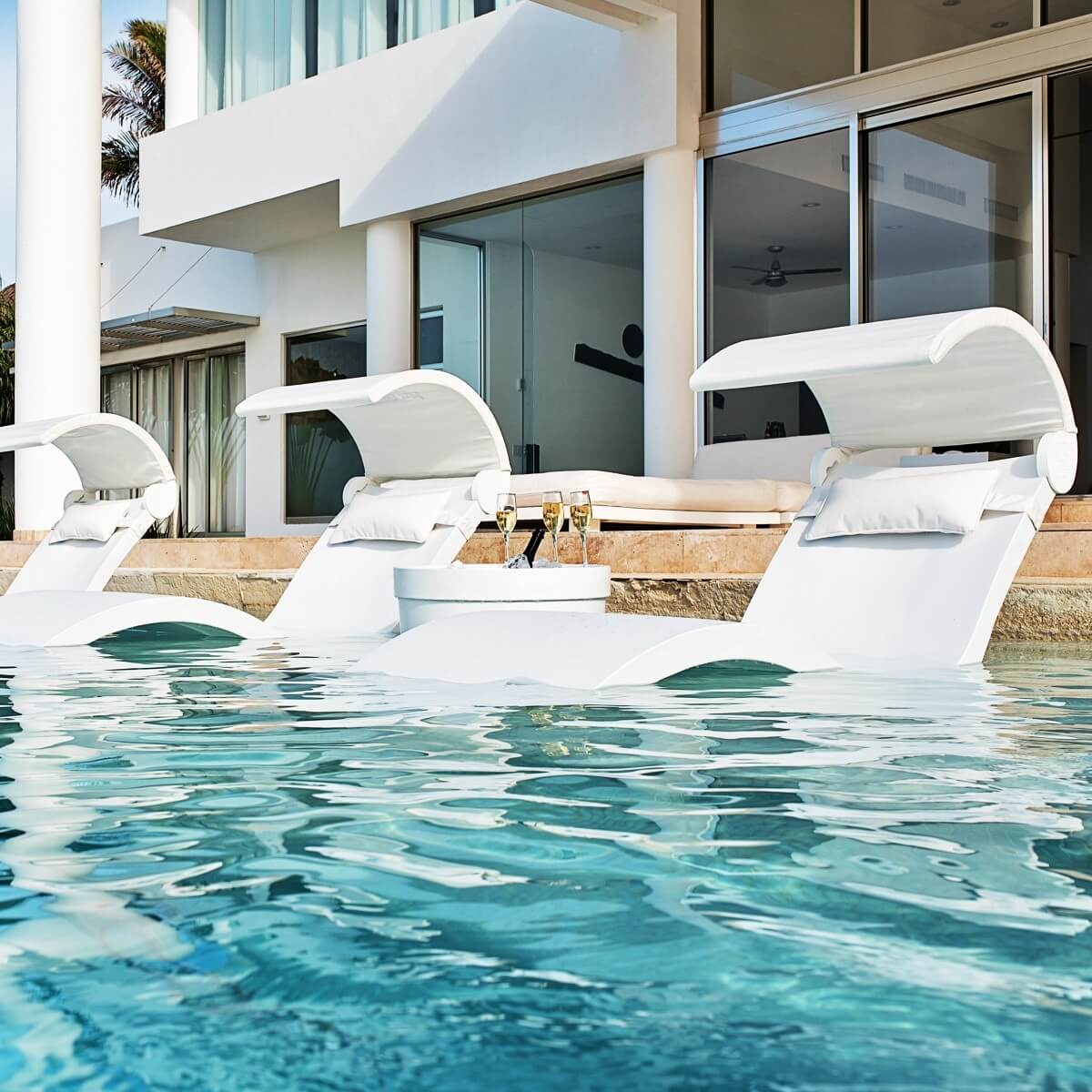 Ledge Lounger Signature Chaise Lounge 0